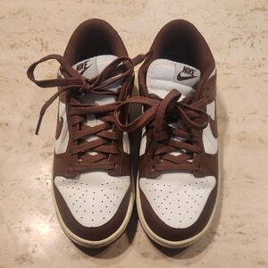 Nike Men’s Brown and White Low-Top Sneakers